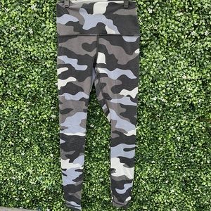 Blue camo leggings